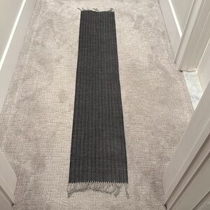 Veronz acrylic gray herringbone scarf